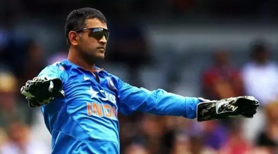 Read more about the article 15 Best MS Dhoni Quotes: Inspiring and Witty