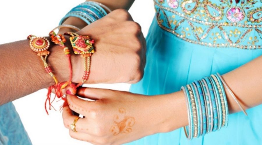 Read more about the article 13 Best Raksha Bandhan Songs: Bollywood’s Version of Sister Love